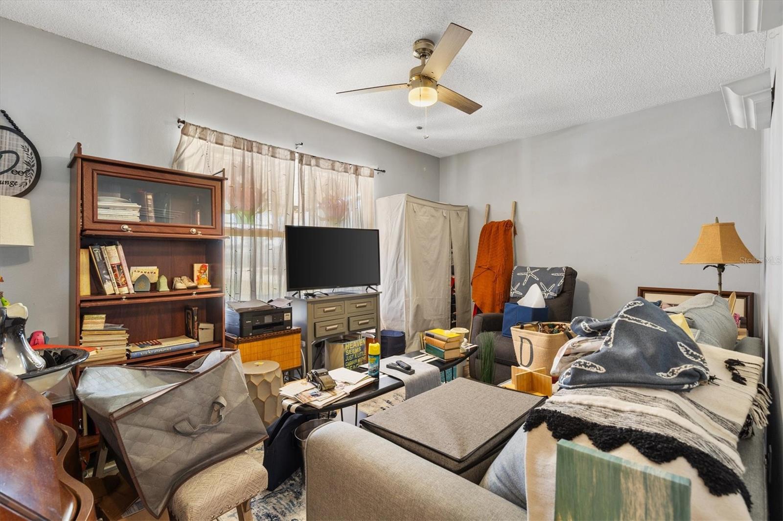 3 bedroom/ den