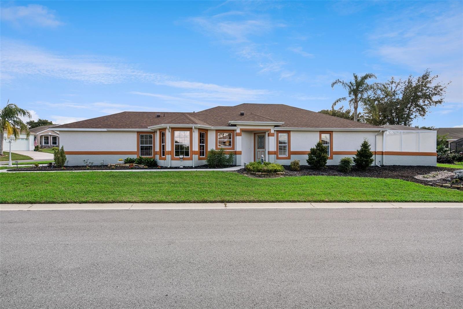 Welcome to 4900 Canoe Court, in Royal Harbor - Tavares. Welcome to 4900 Canoe Court, in Royal Harbor - Tavares.