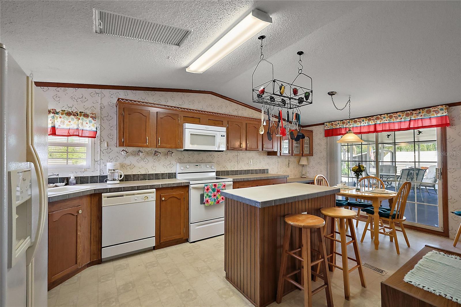 37945 MONTICELLO STREET, Leesburg, FL 34788
