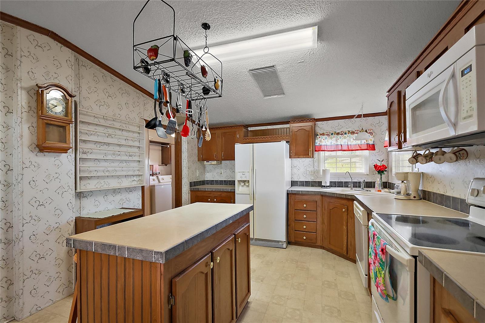 37945 MONTICELLO STREET, Leesburg, FL 34788