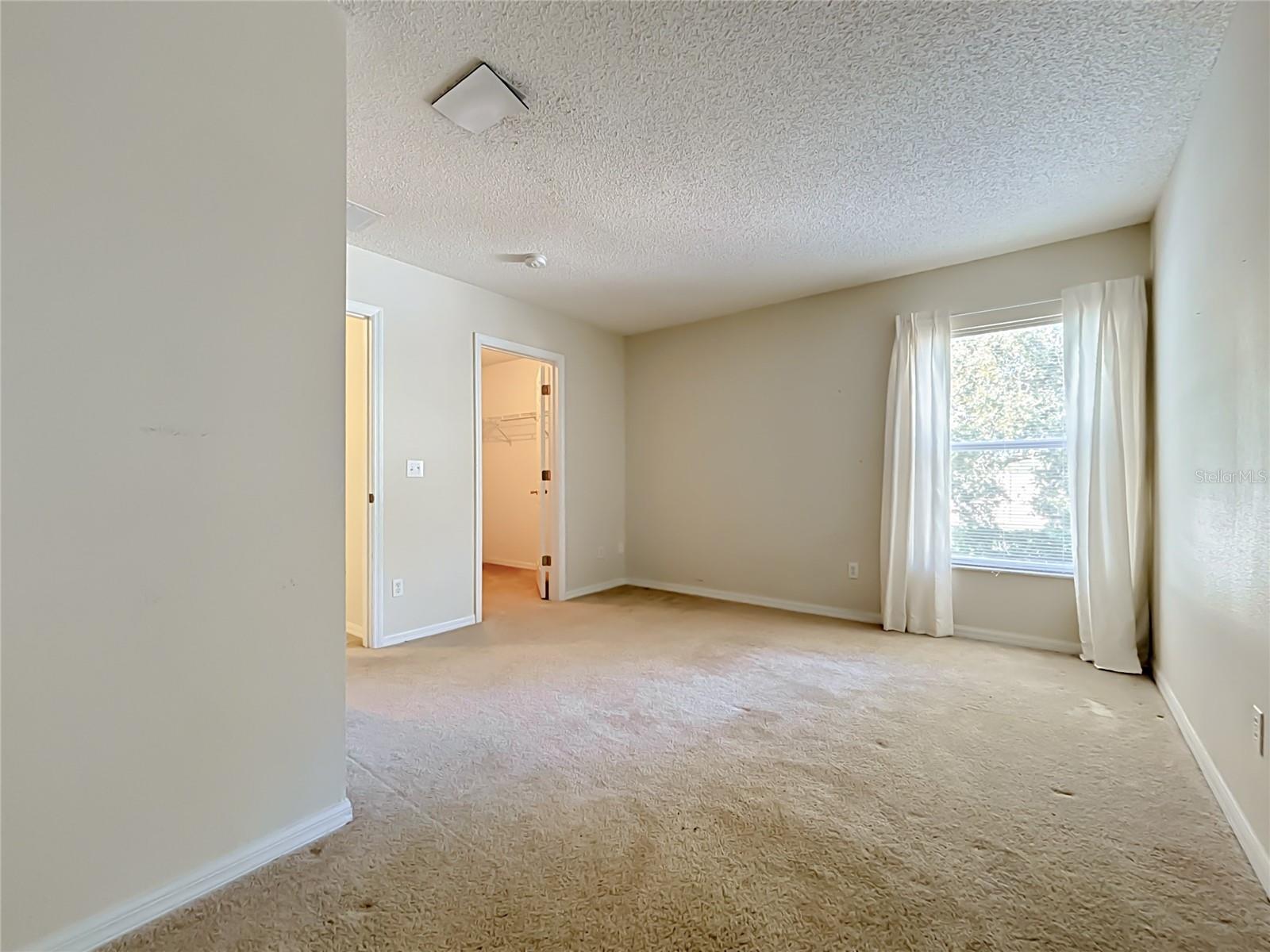 750 BLOOMINGDALE DRIVE, Davenport, FL 33897