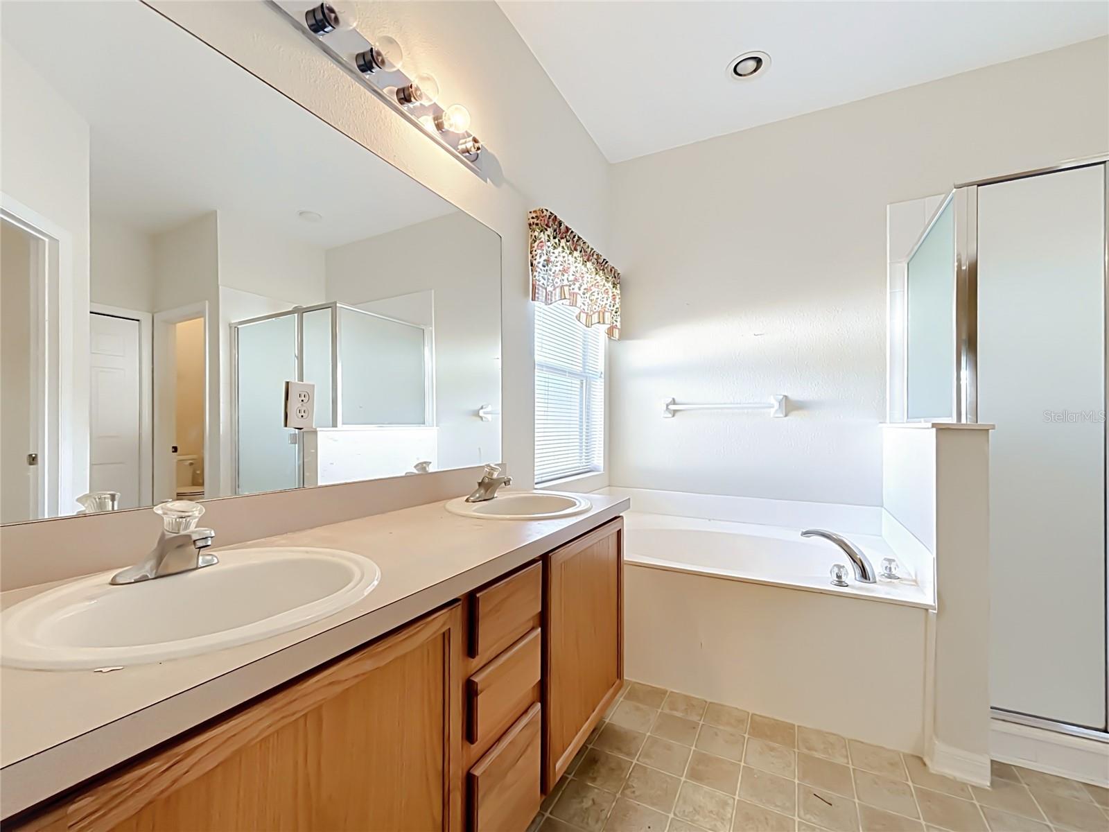 750 BLOOMINGDALE DRIVE, Davenport, FL 33897