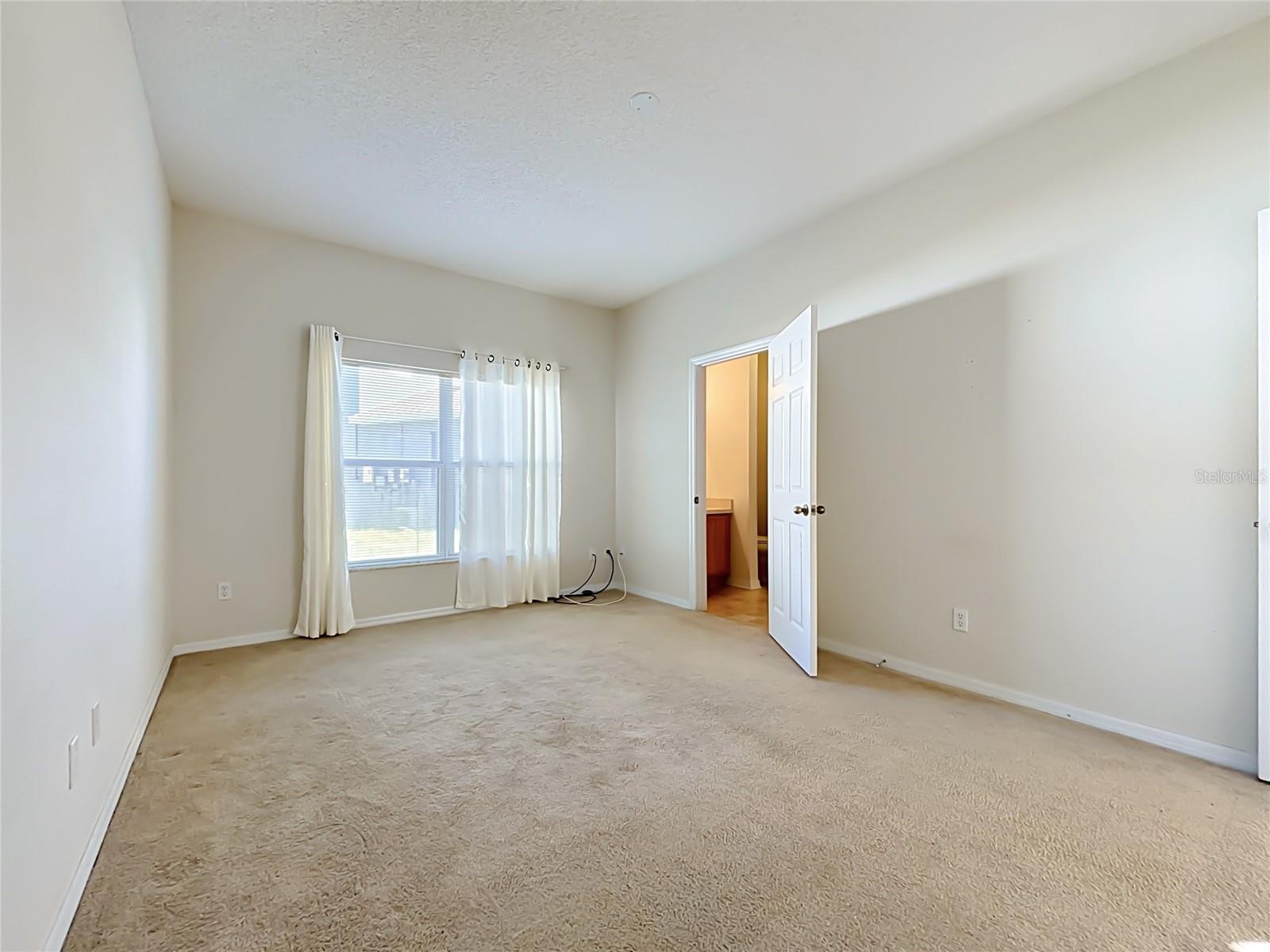 750 BLOOMINGDALE DRIVE, Davenport, FL 33897
