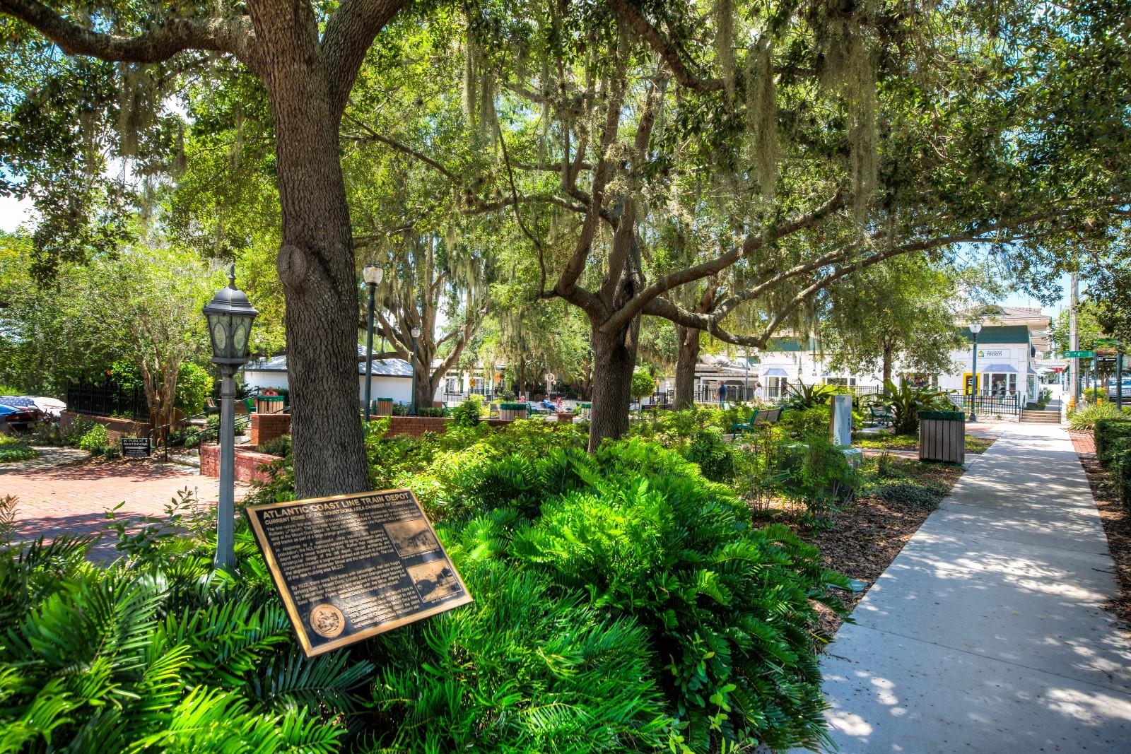 342 S CLAYTON STREET, Mount Dora, FL 32757