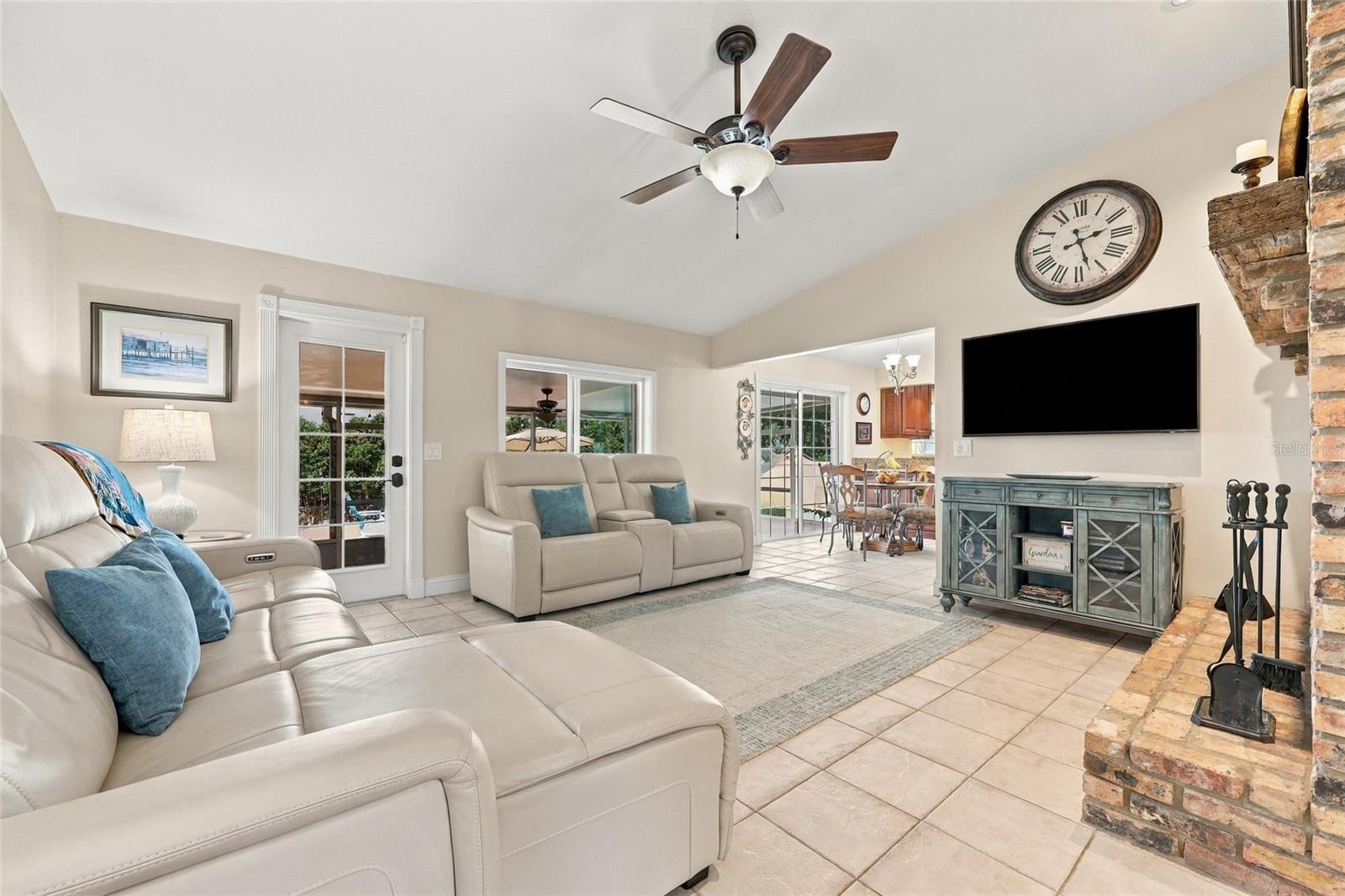 Family room & eat in kitchen area
