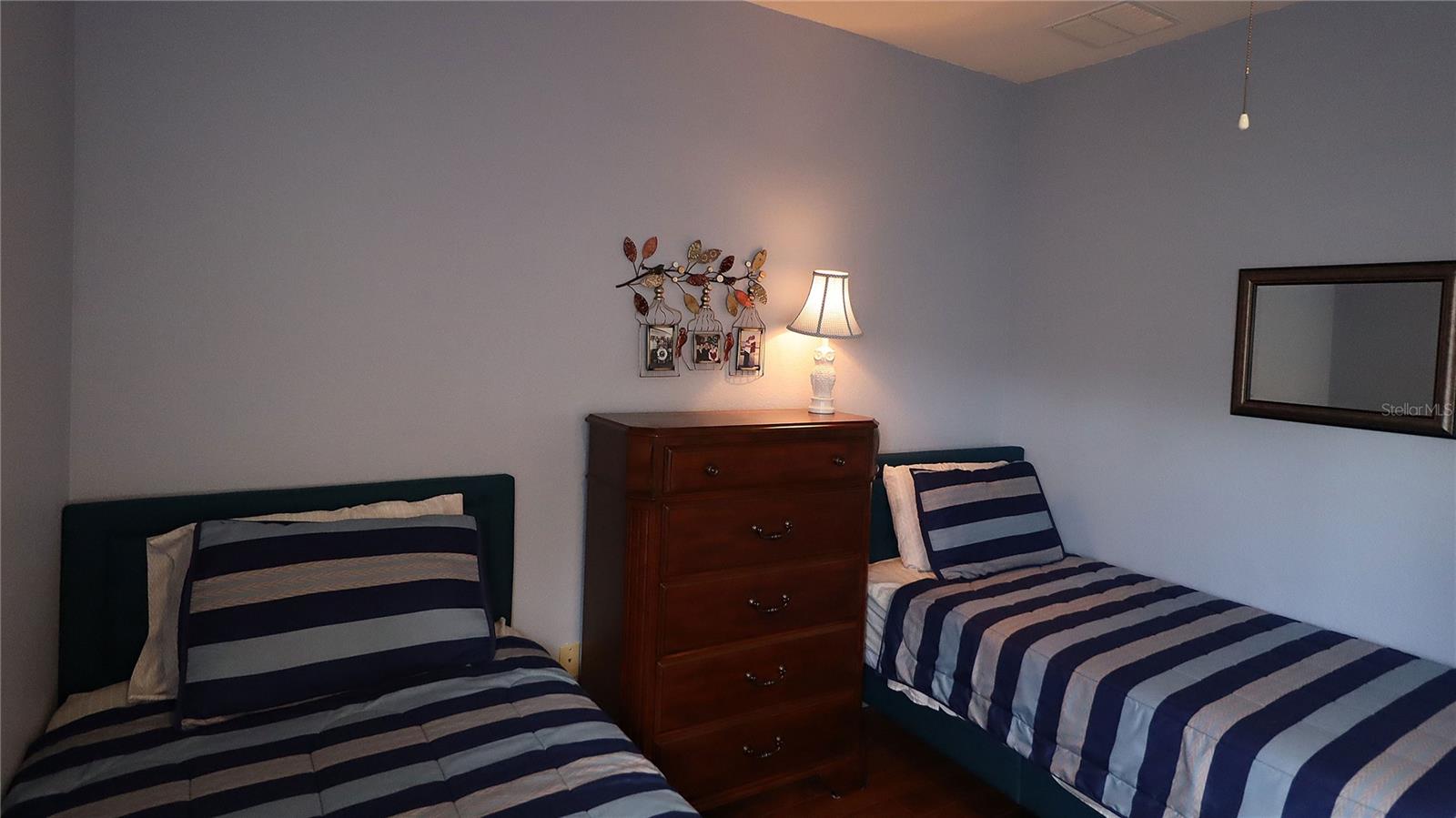 Den/BedroomNo Closet