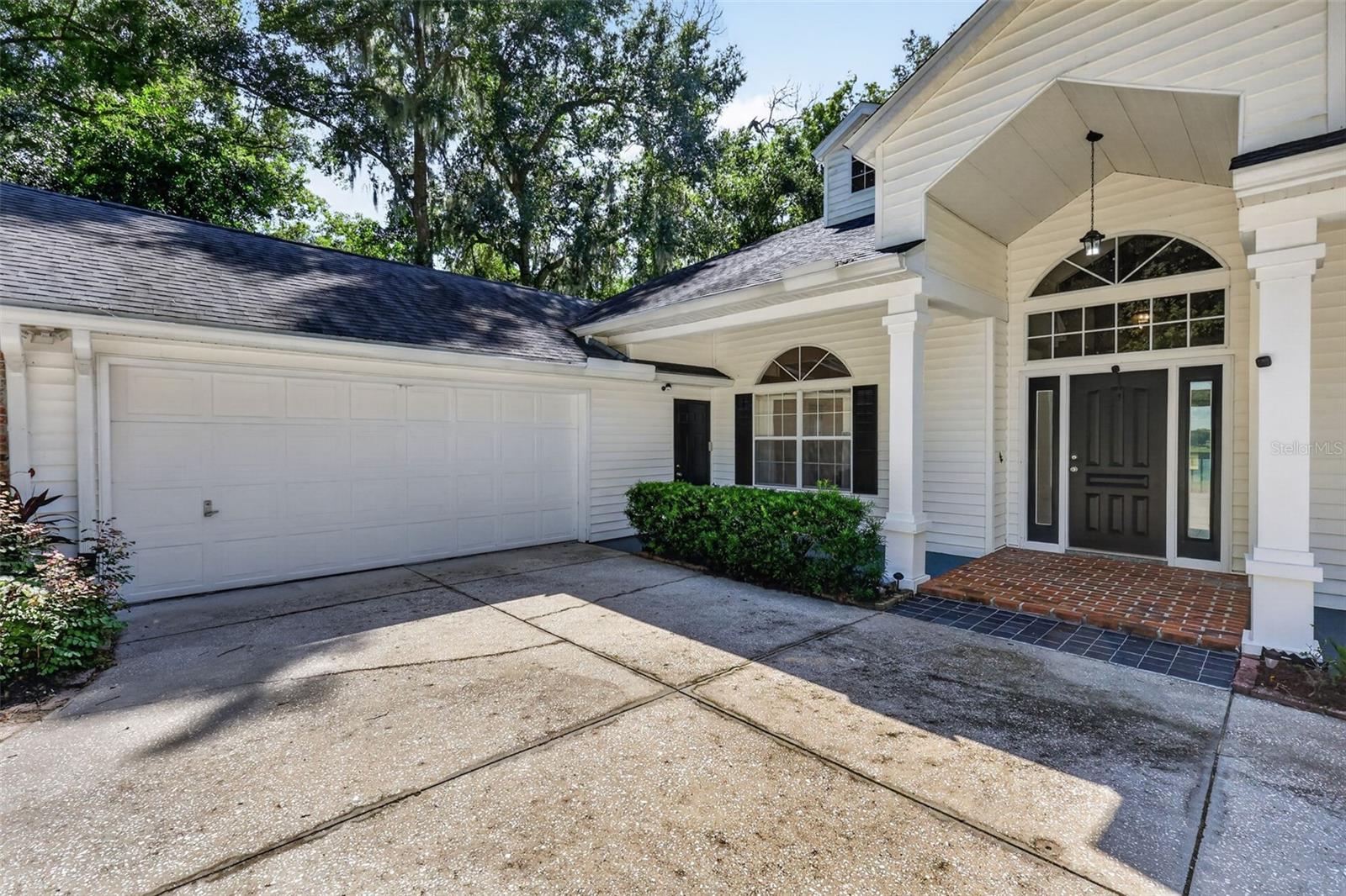 2103 E CROOKED LAKE DRIVE, Eustis, FL 32726