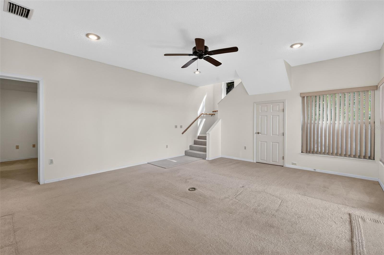 2103 E CROOKED LAKE DRIVE, Eustis, FL 32726