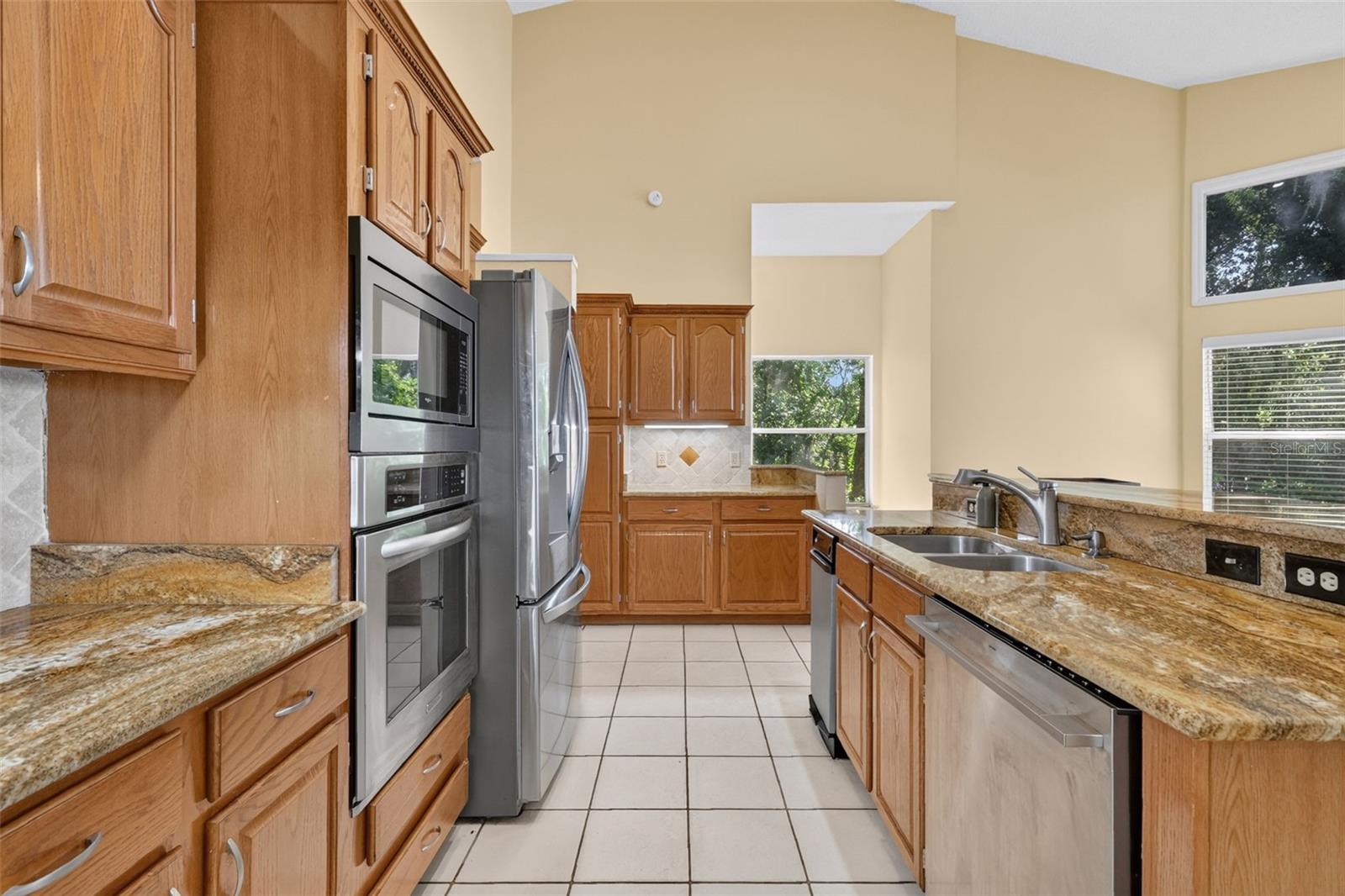 2103 E CROOKED LAKE DRIVE, Eustis, FL 32726