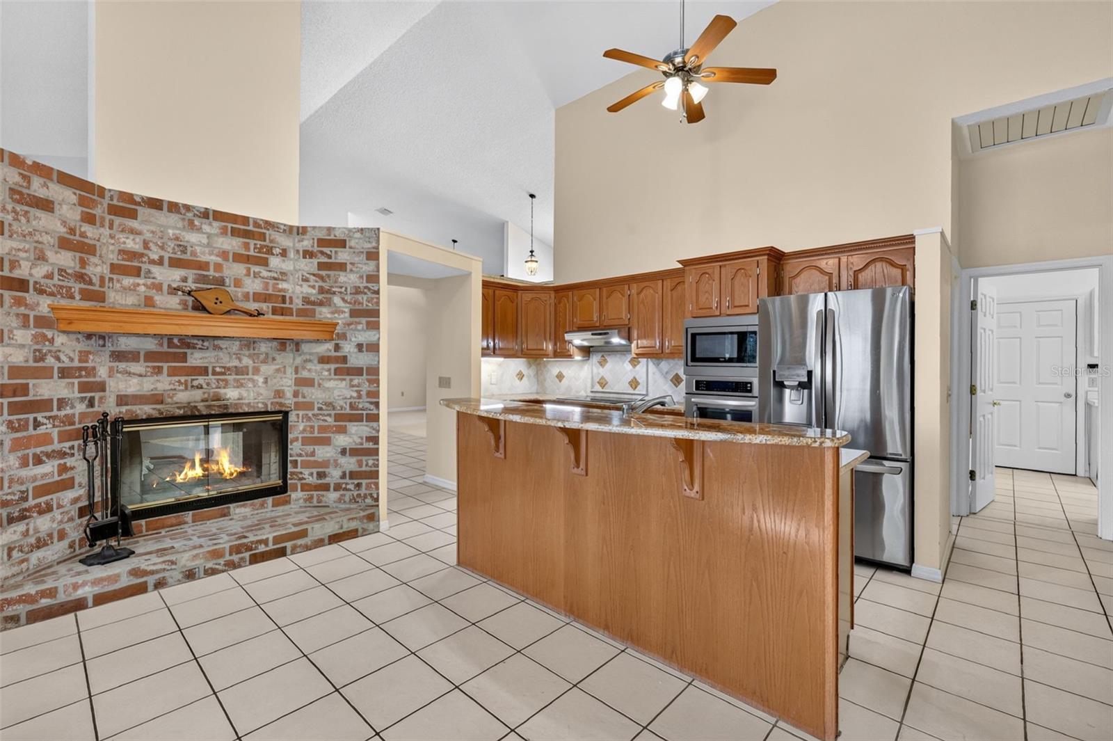 2103 E CROOKED LAKE DRIVE, Eustis, FL 32726