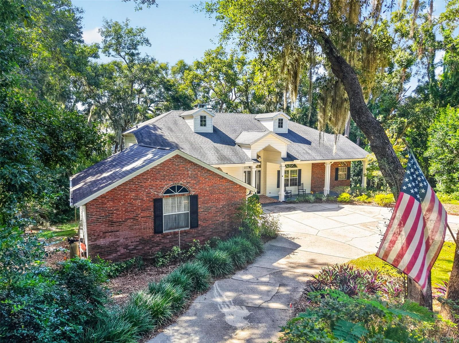2103 E CROOKED LAKE DRIVE, Eustis, FL 32726