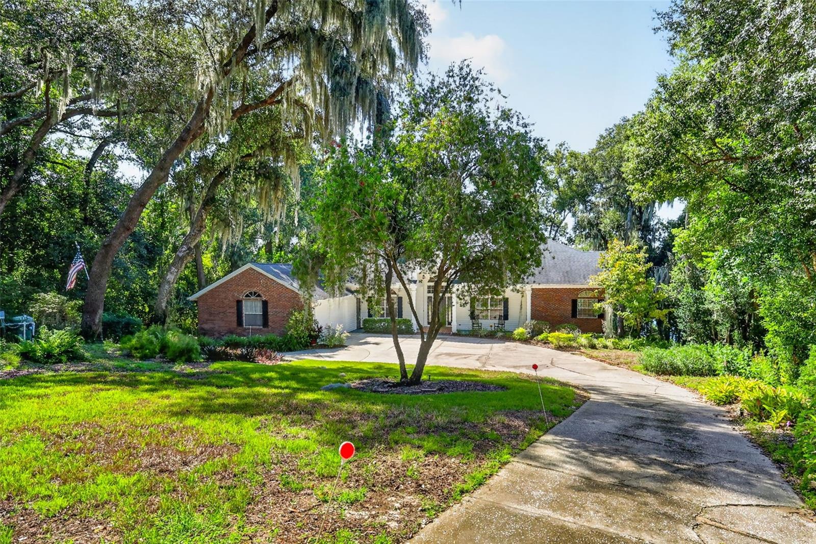 2103 E CROOKED LAKE DRIVE, Eustis, FL 32726
