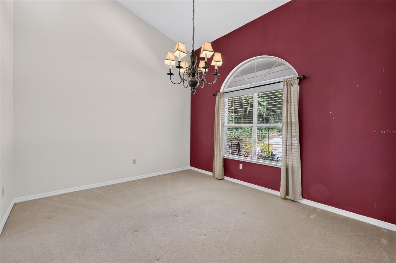 2103 E CROOKED LAKE DRIVE, Eustis, FL 32726