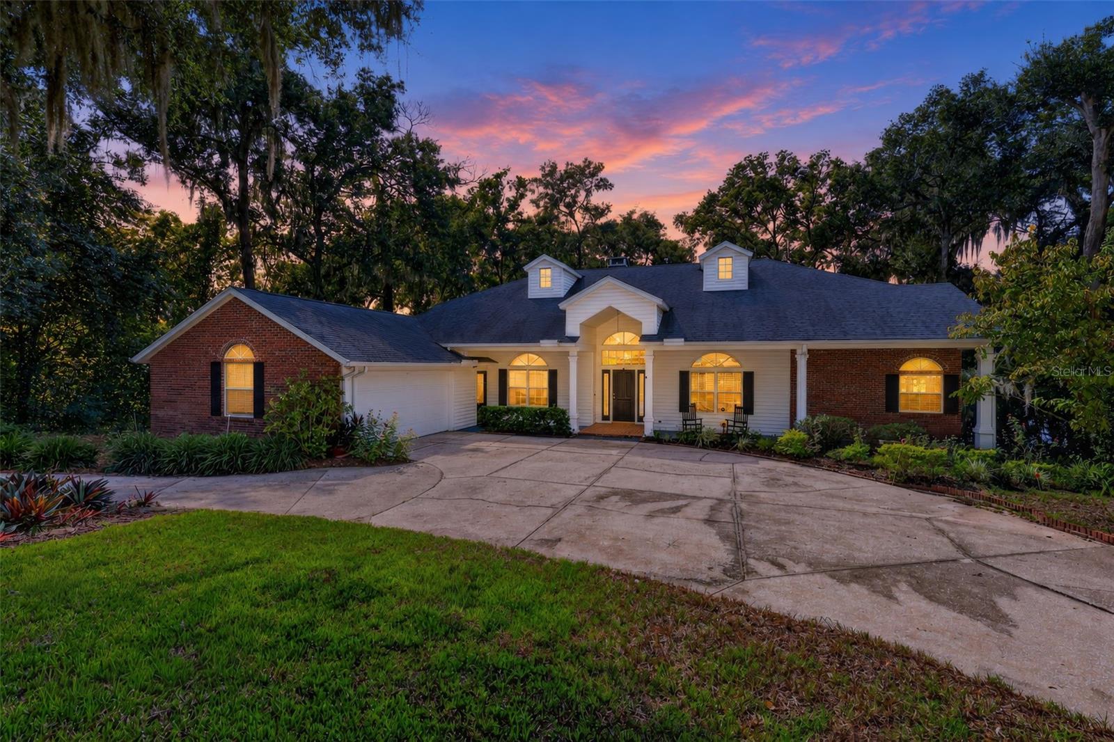 2103 E CROOKED LAKE DRIVE, Eustis, FL 32726