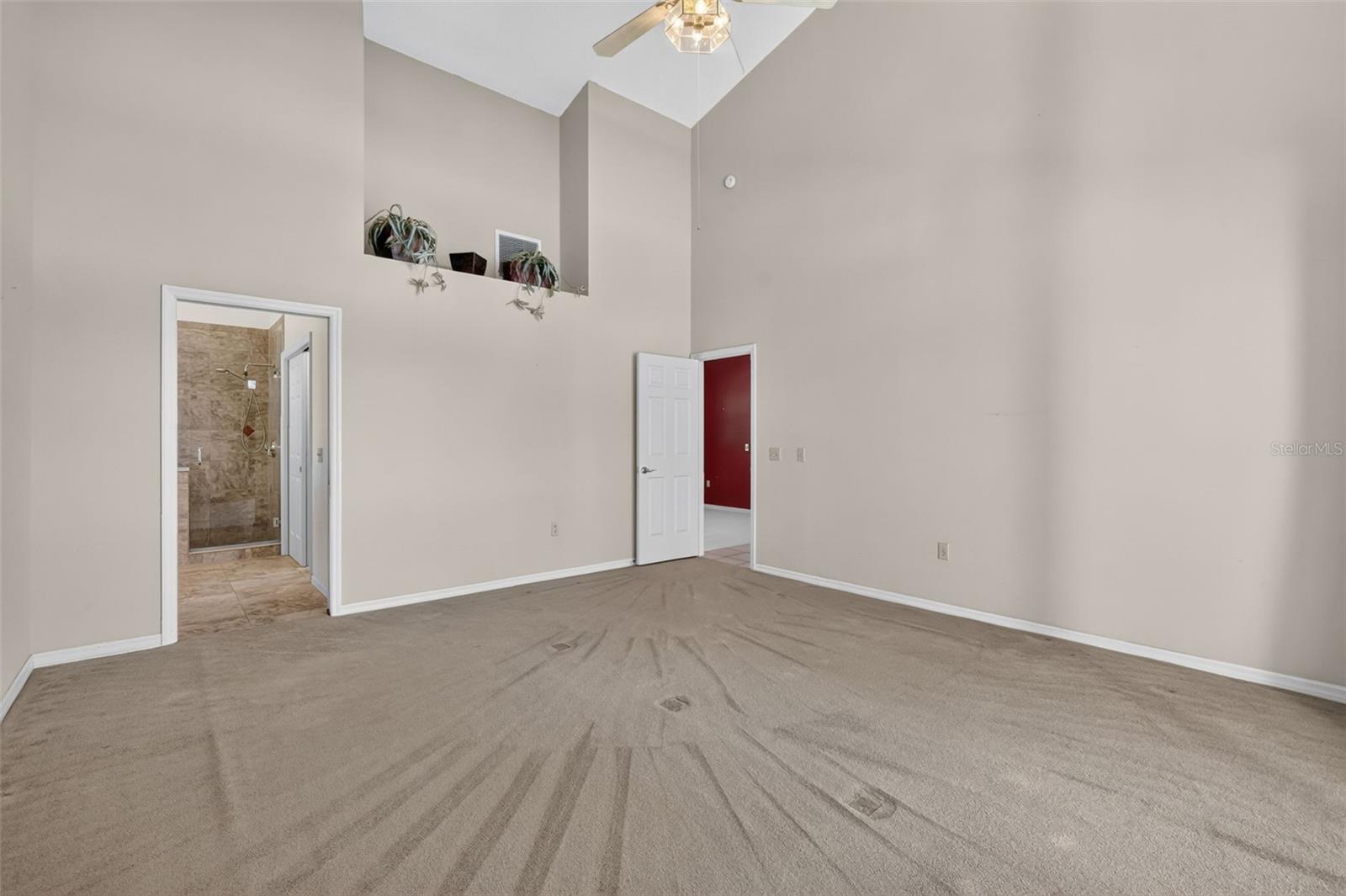 2103 E CROOKED LAKE DRIVE, Eustis, FL 32726