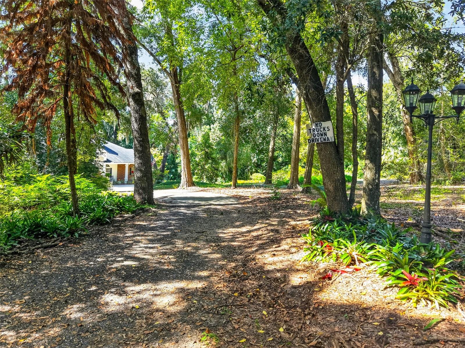2103 E CROOKED LAKE DRIVE, Eustis, FL 32726