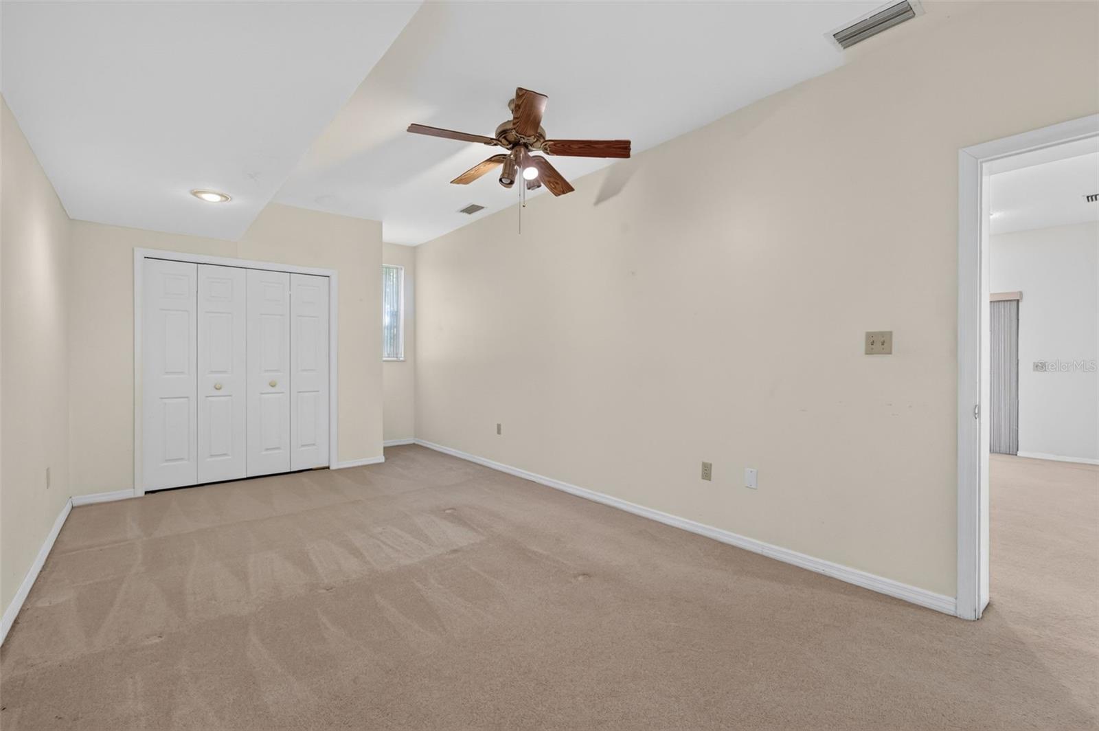 2103 E CROOKED LAKE DRIVE, Eustis, FL 32726