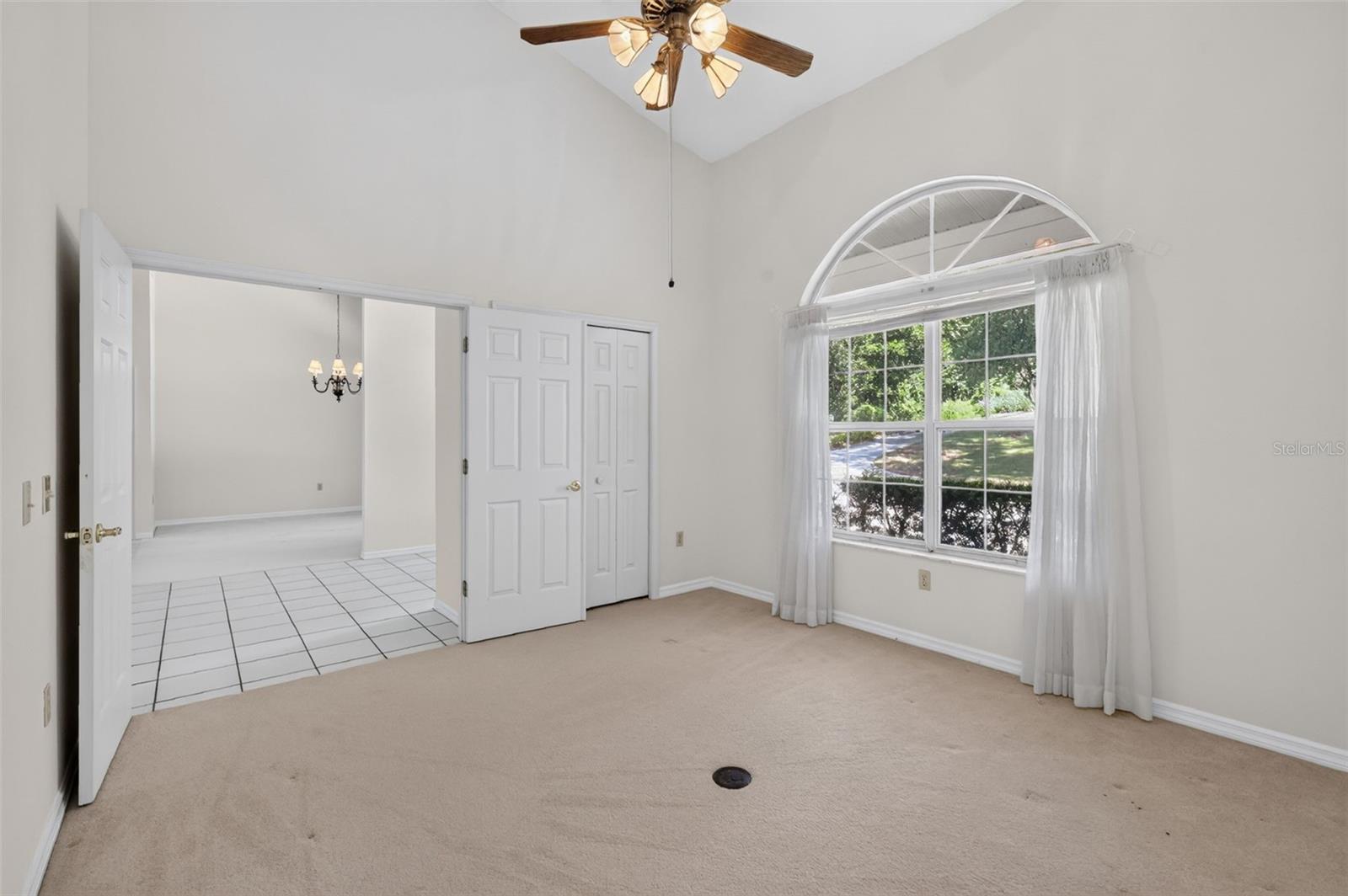 2103 E CROOKED LAKE DRIVE, Eustis, FL 32726