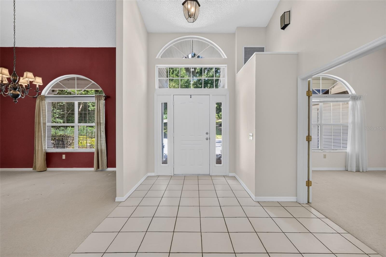 2103 E CROOKED LAKE DRIVE, Eustis, FL 32726