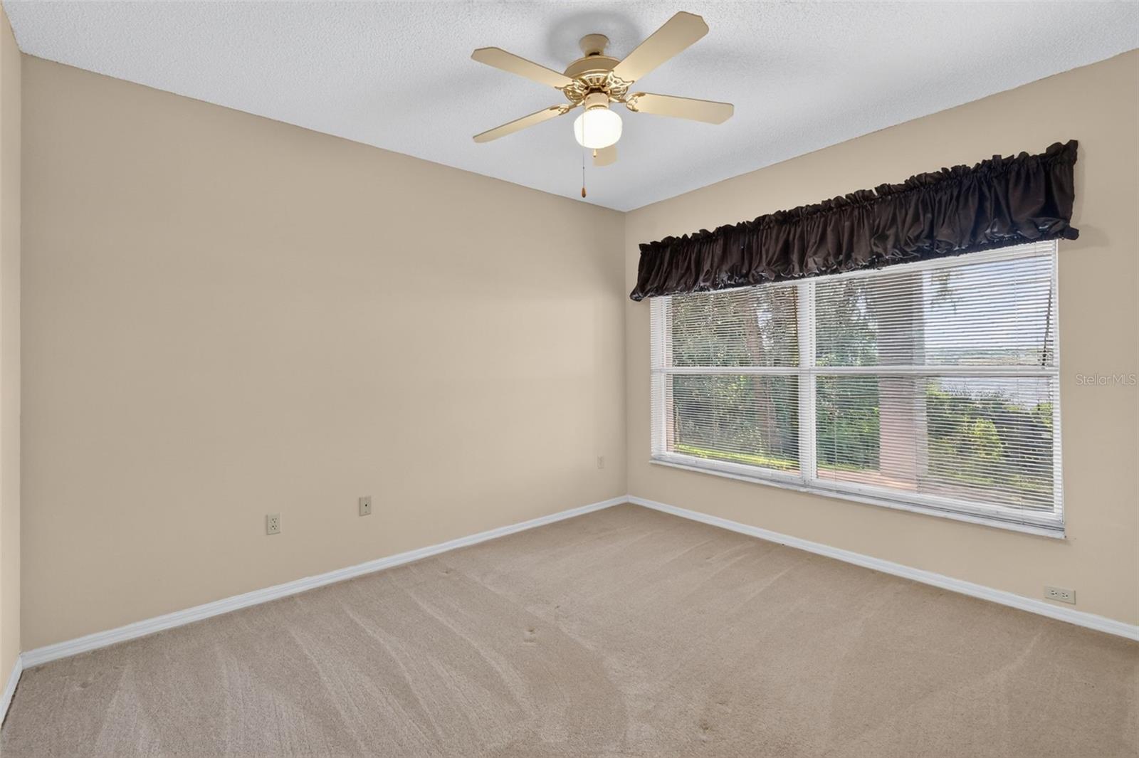 2103 E CROOKED LAKE DRIVE, Eustis, FL 32726