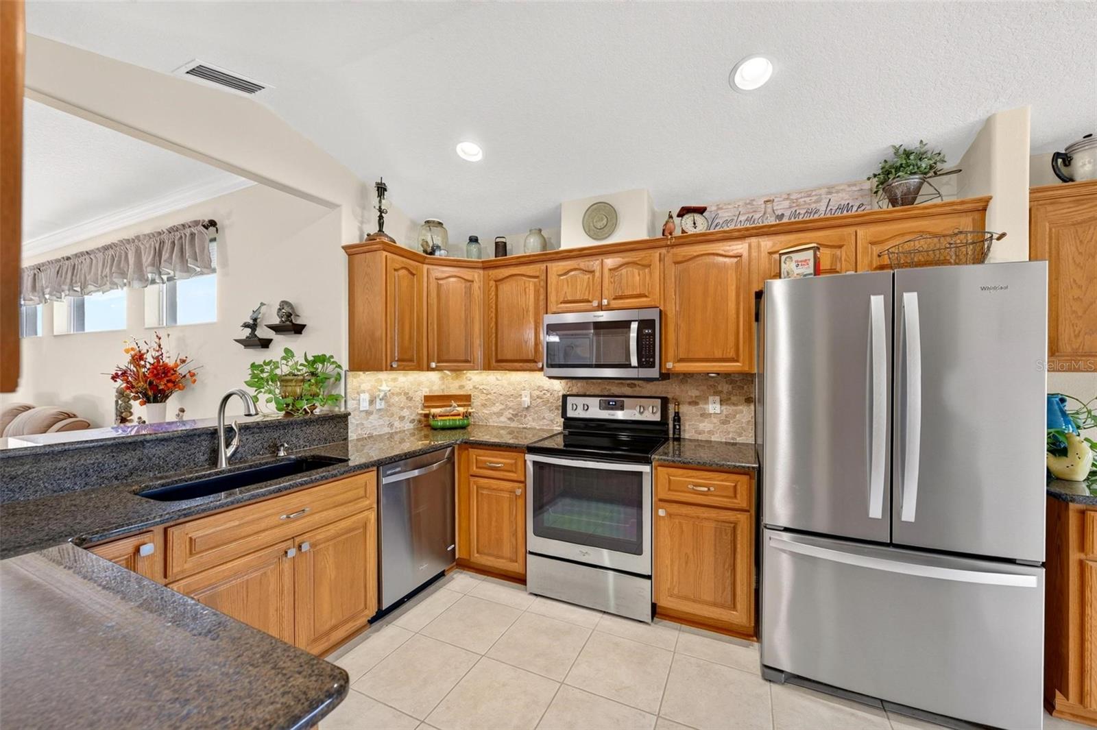 5486 BOUNTY CIRCLE, Tavares, FL 32778