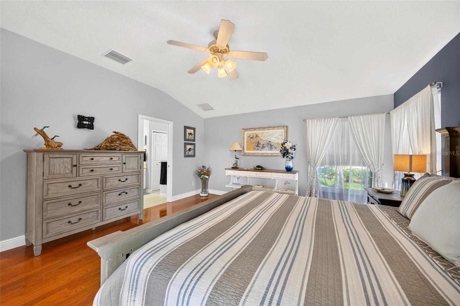 5486 BOUNTY CIRCLE, Tavares, FL 32778