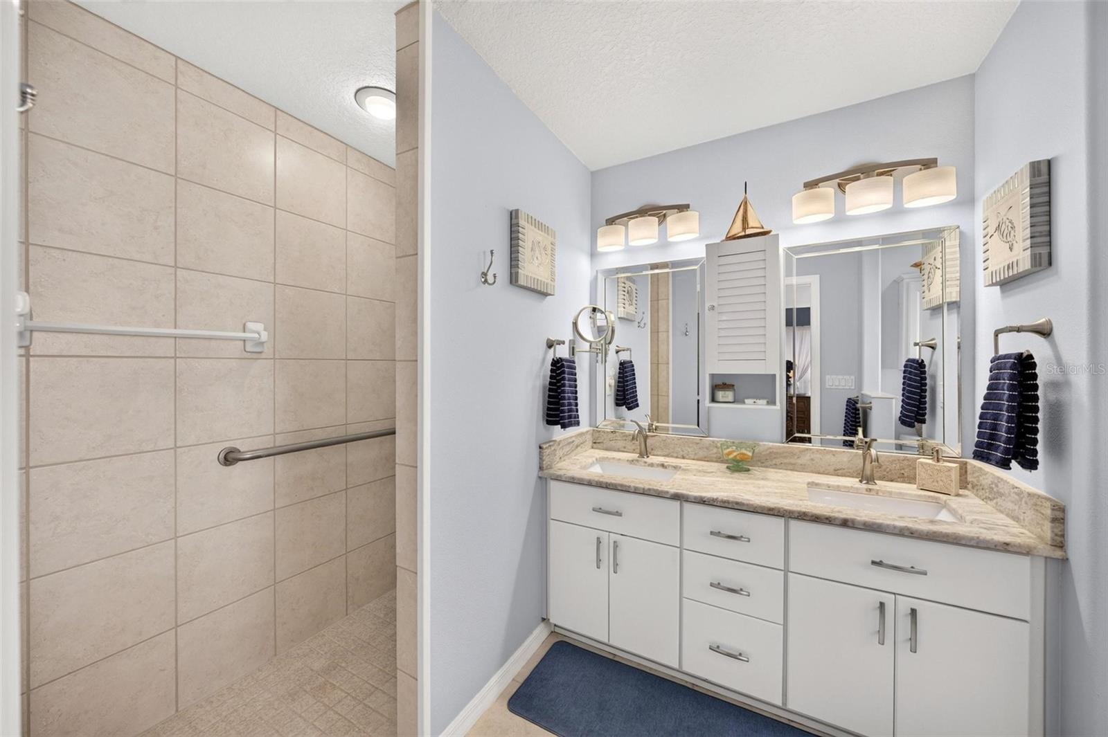 5486 BOUNTY CIRCLE, Tavares, FL 32778