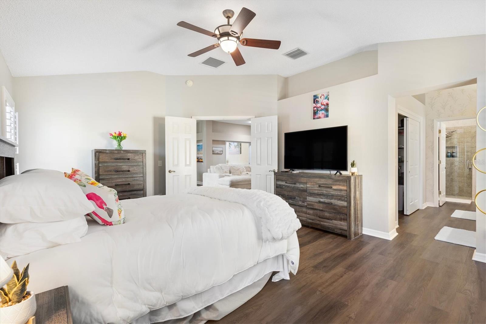 Spacious Room with Ensuite Bathroom