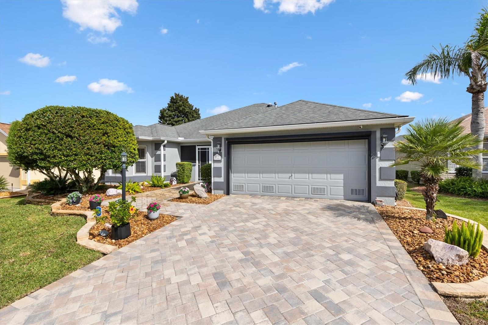 Upgraded landscaping, Pavers driveway, electric garage screen. Upgraded landscaping, Pavers driveway, electric garage screen.