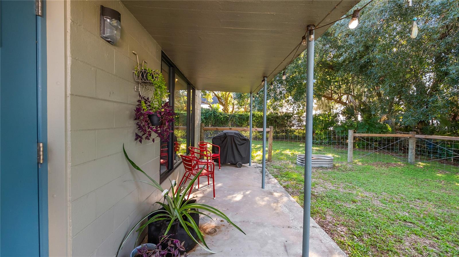 Detached garage and apartment. 2 car parking plus storage. Driveway off Lakeshore drive, little fenced in back yard. Full kitchen, laundry closet. remodeled. Pre wired for generator plug access so it can be run on a generator.