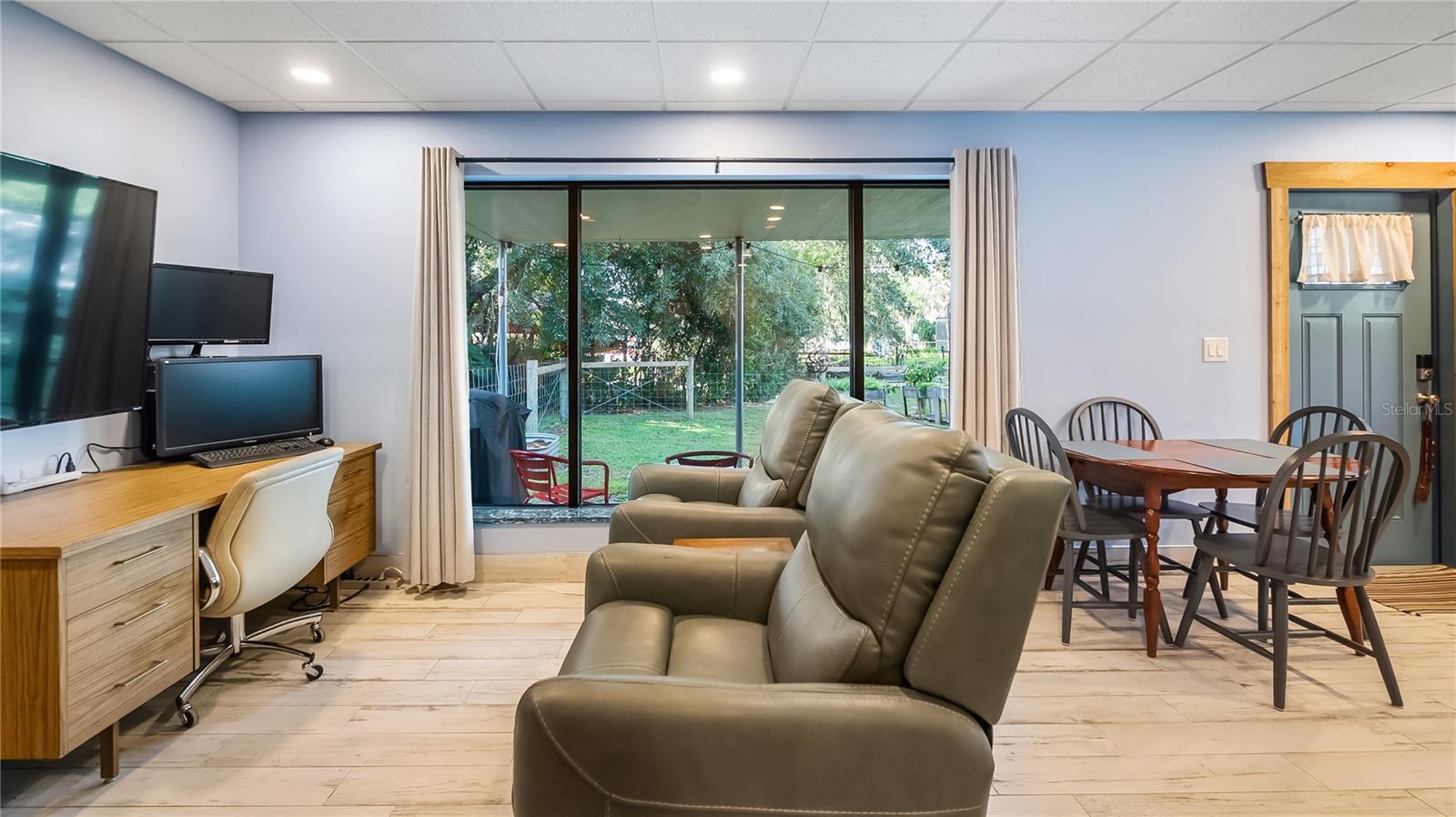 Detached garage and apartment. 2 car parking plus storage. Driveway off Lakeshore drive, little fenced in back yard. Full kitchen, laundry closet. remodeled. Pre wired for generator plug access so it can be run on a generator.