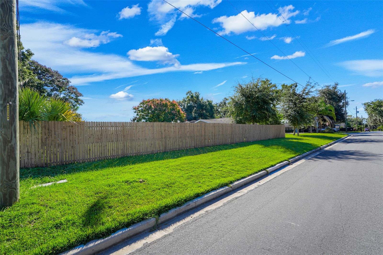 990 LINDEN STREET, Clermont, FL 34711