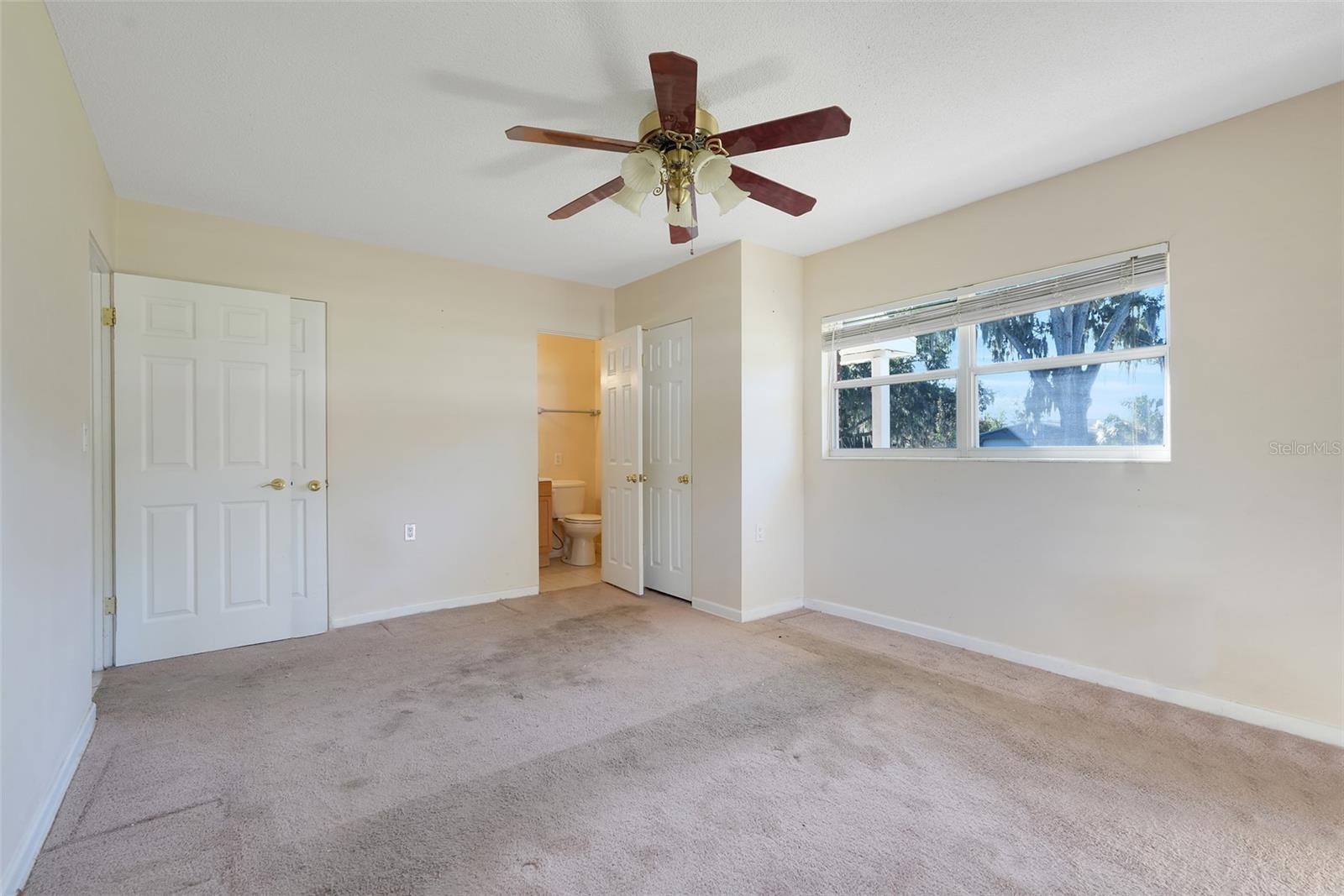 990 LINDEN STREET, Clermont, FL 34711