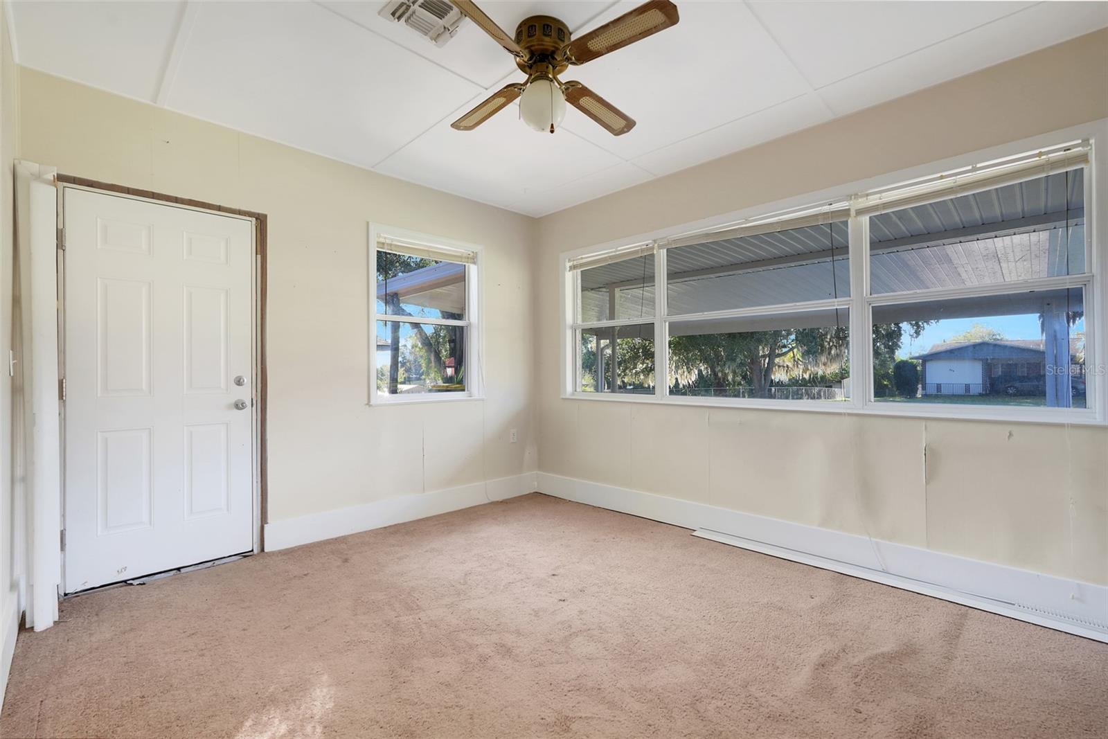 990 LINDEN STREET, Clermont, FL 34711