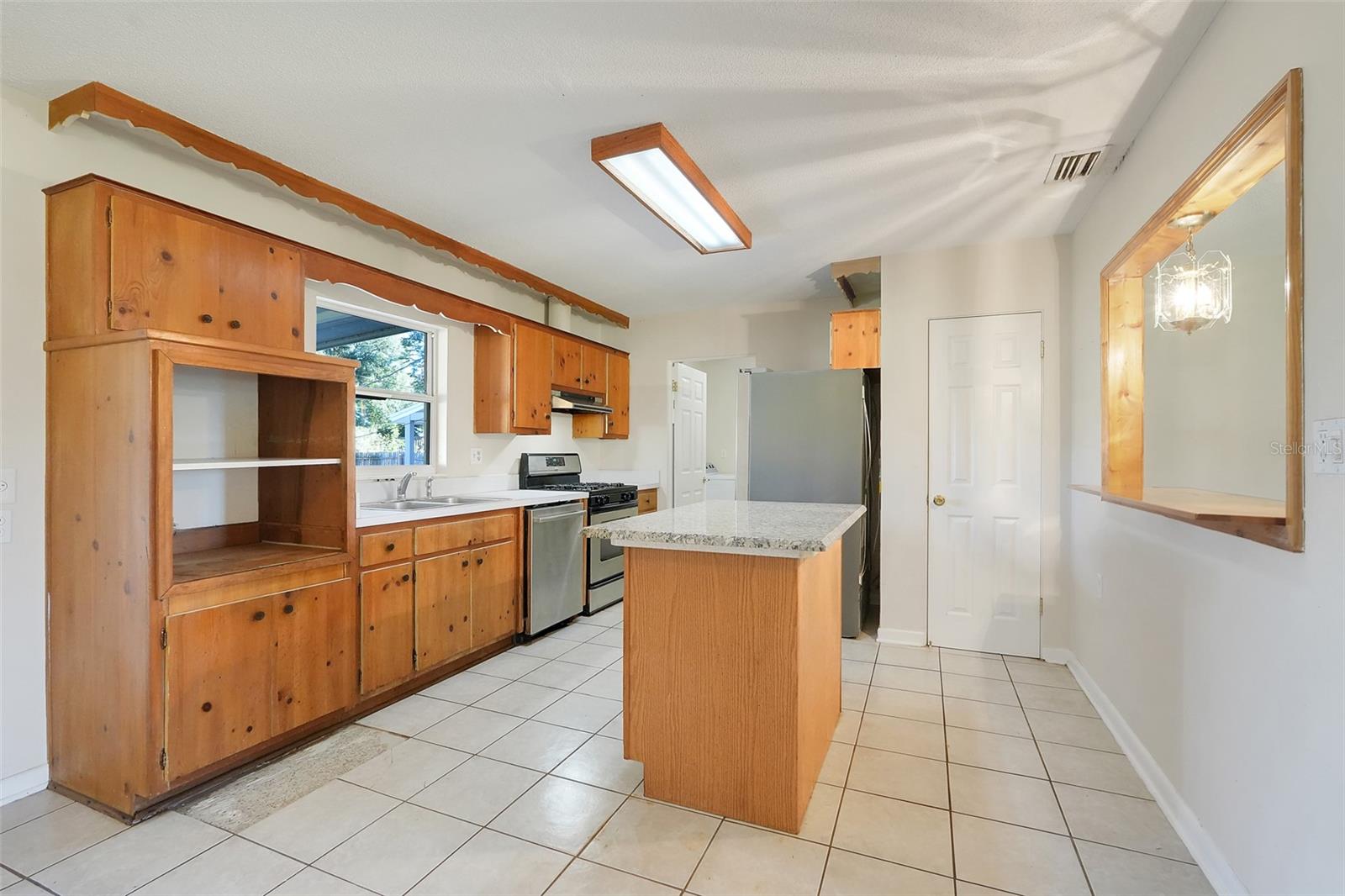 990 LINDEN STREET, Clermont, FL 34711