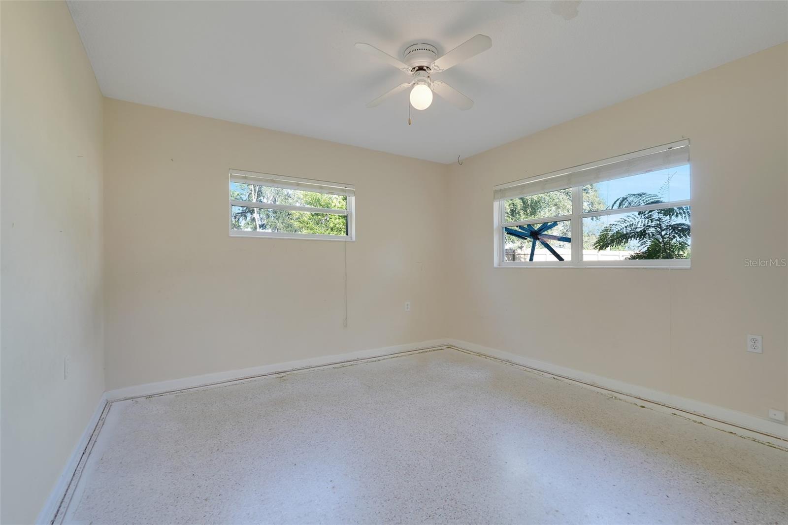 990 LINDEN STREET, Clermont, FL 34711