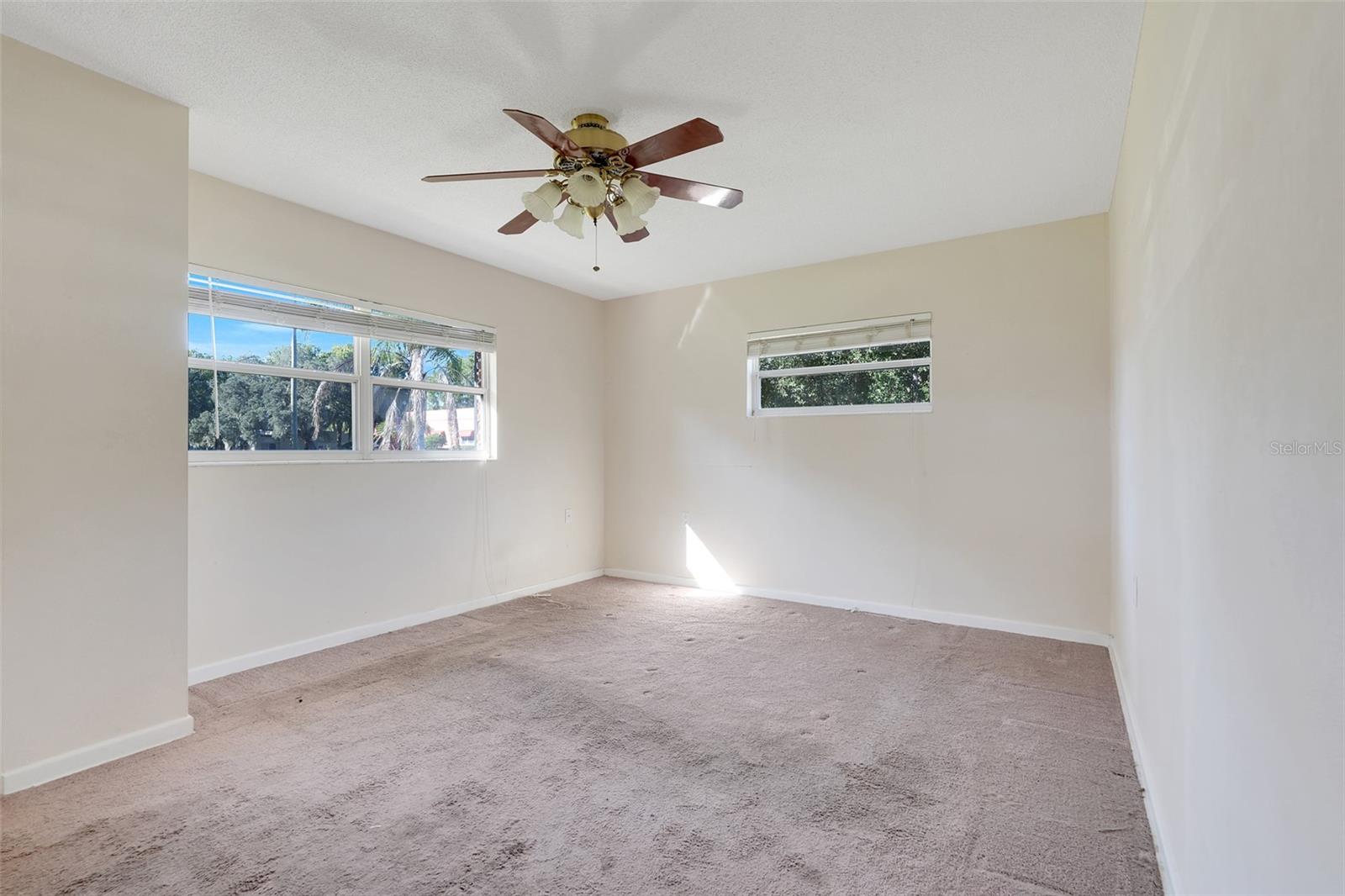 990 LINDEN STREET, Clermont, FL 34711