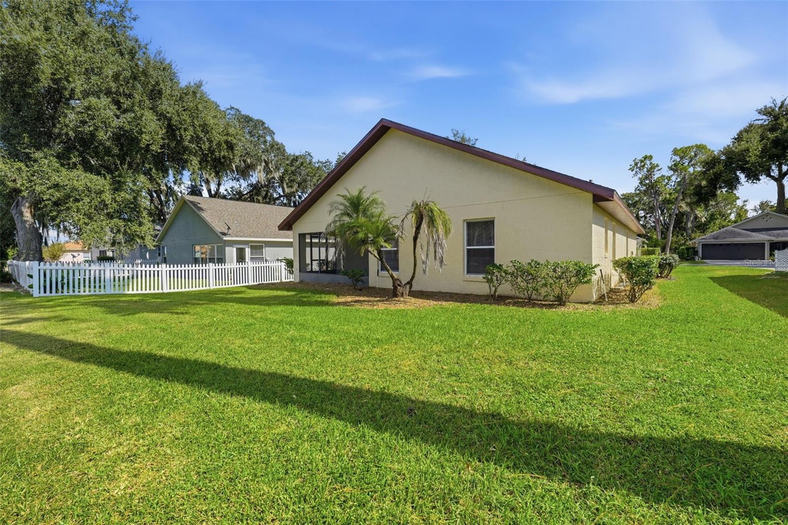 941 VINDALE ROAD, Tavares, FL 32778