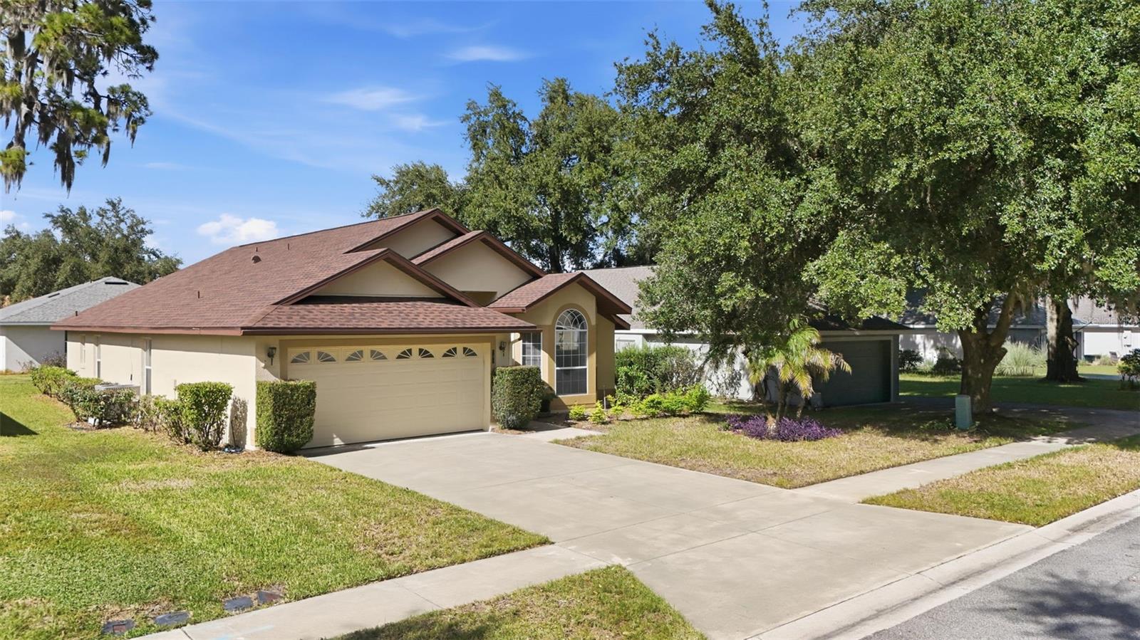 941 VINDALE ROAD, Tavares, FL 32778
