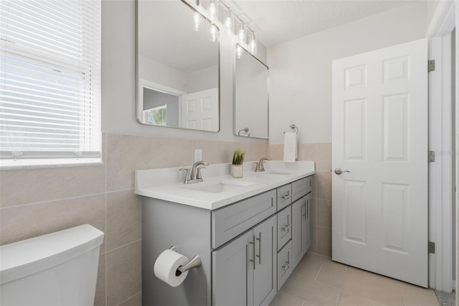 Primary En-Suite bathroom