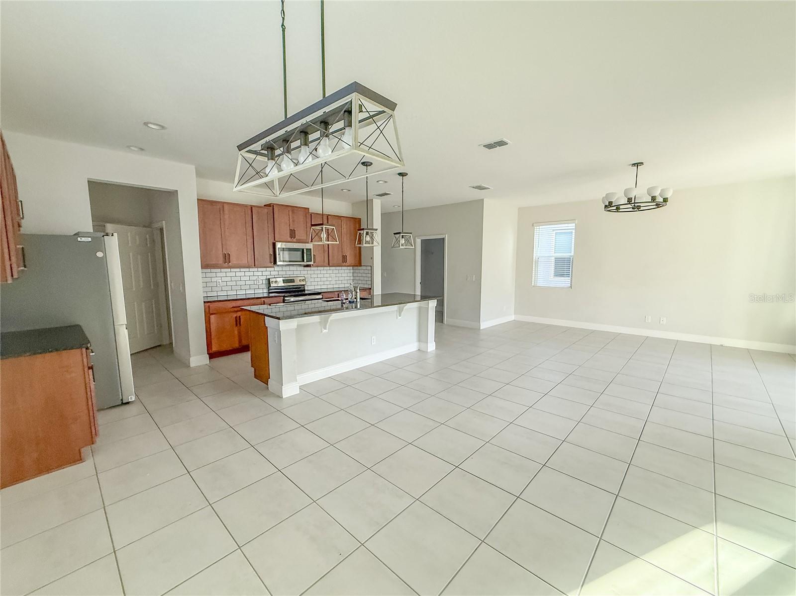 dining/living/kitchen