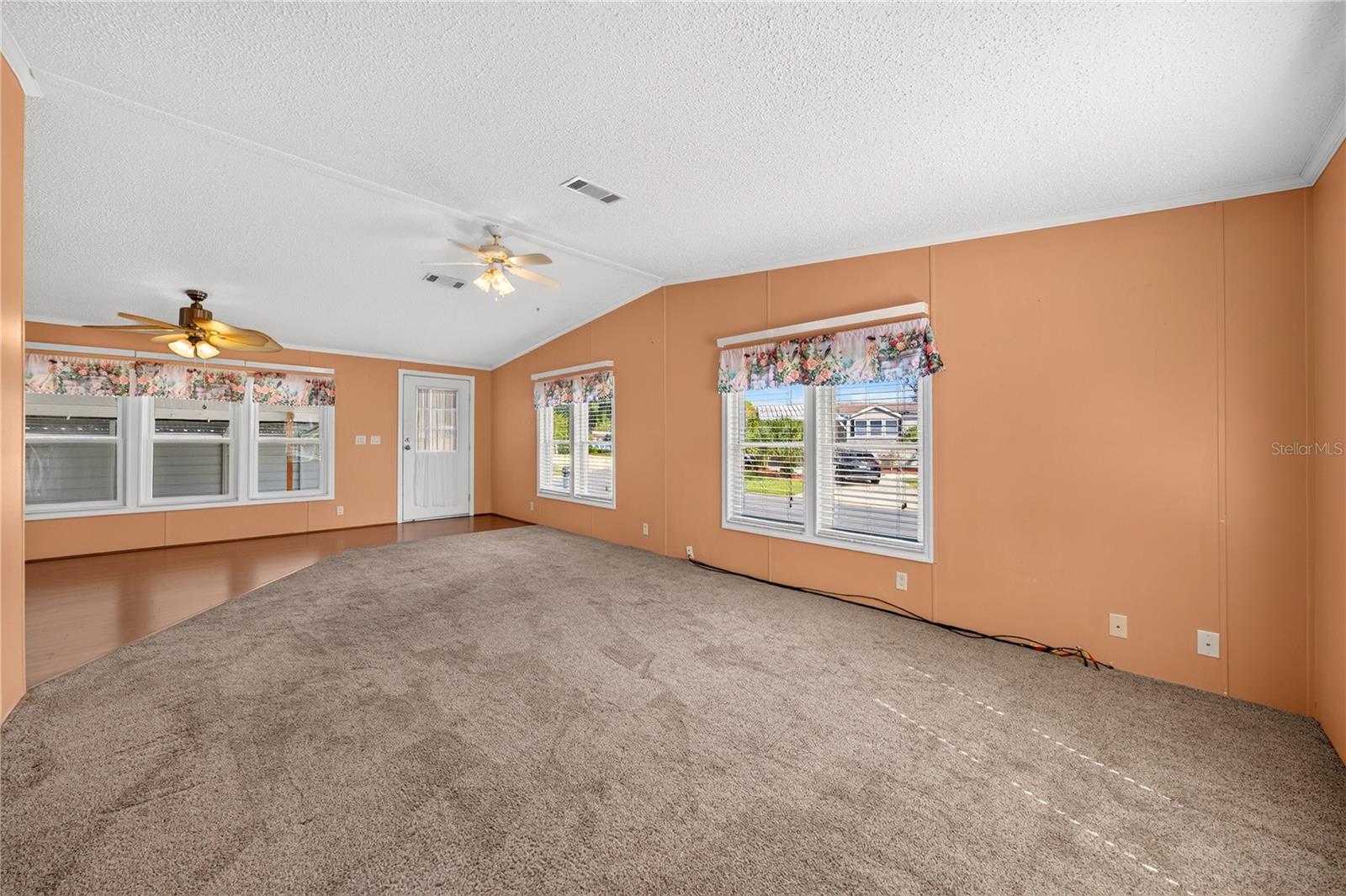 2722 VINDALE ROAD, Tavares, FL 32778