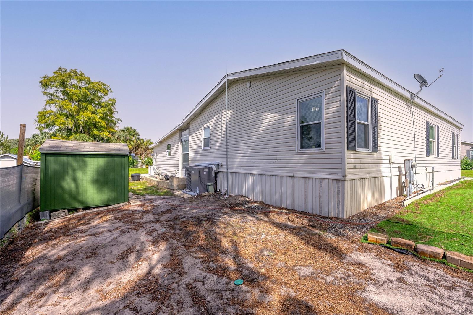 2722 VINDALE ROAD, Tavares, FL 32778