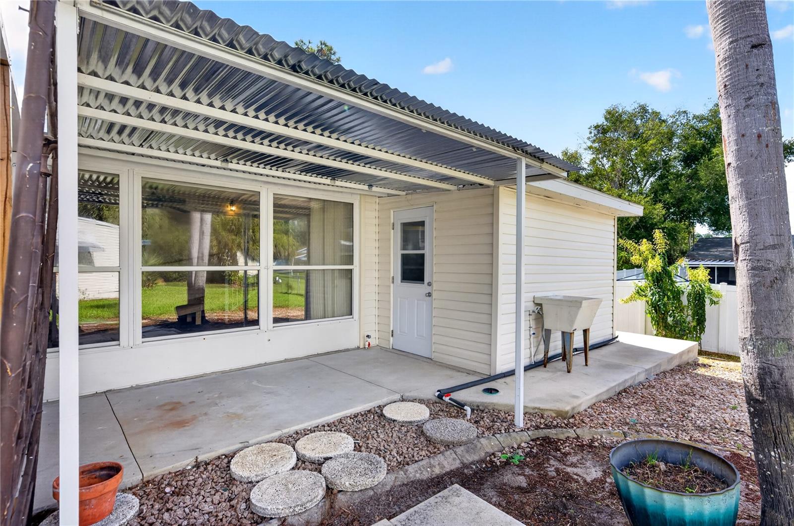 2722 VINDALE ROAD, Tavares, FL 32778