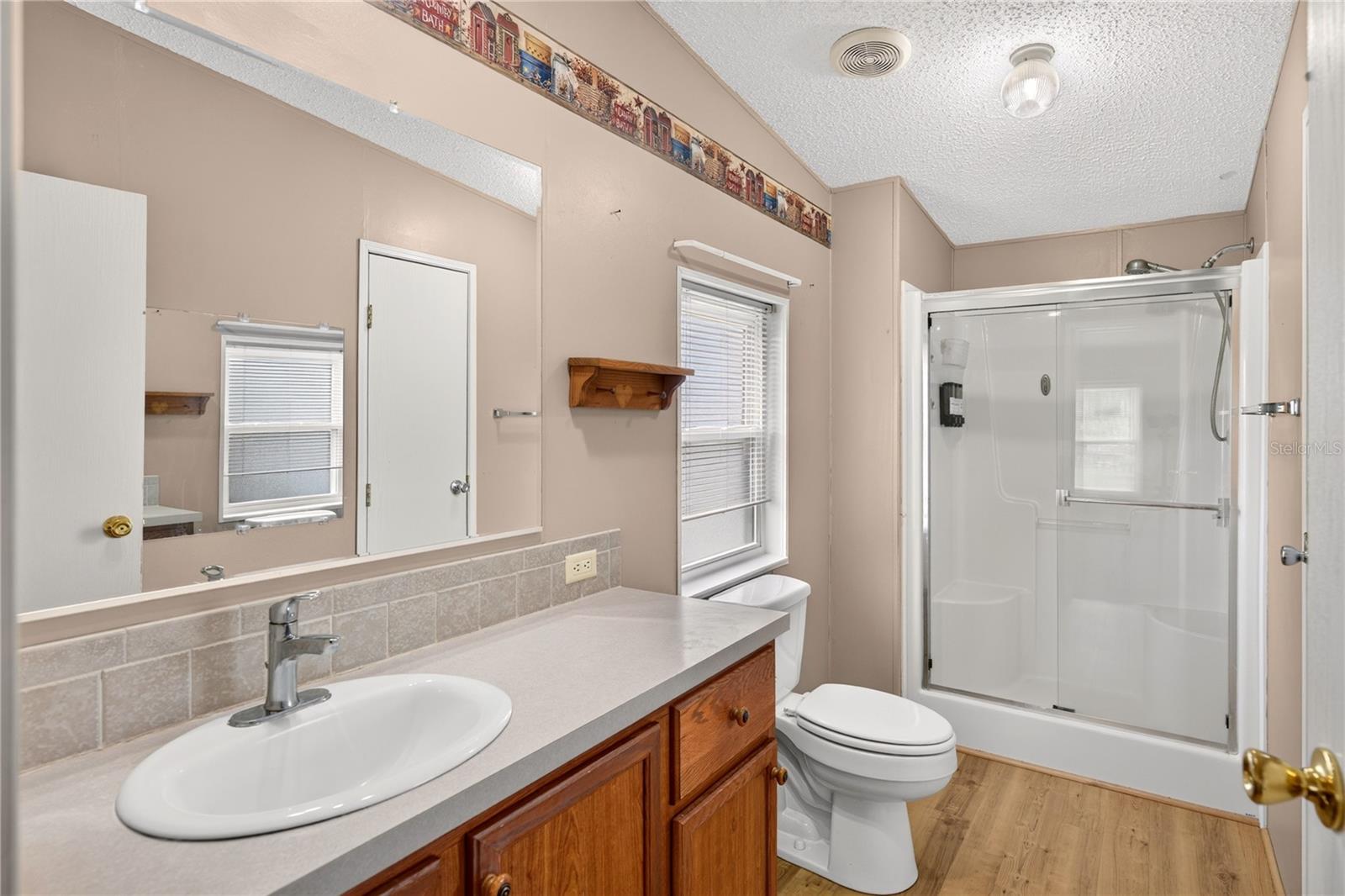 Primary ensuite bathroom