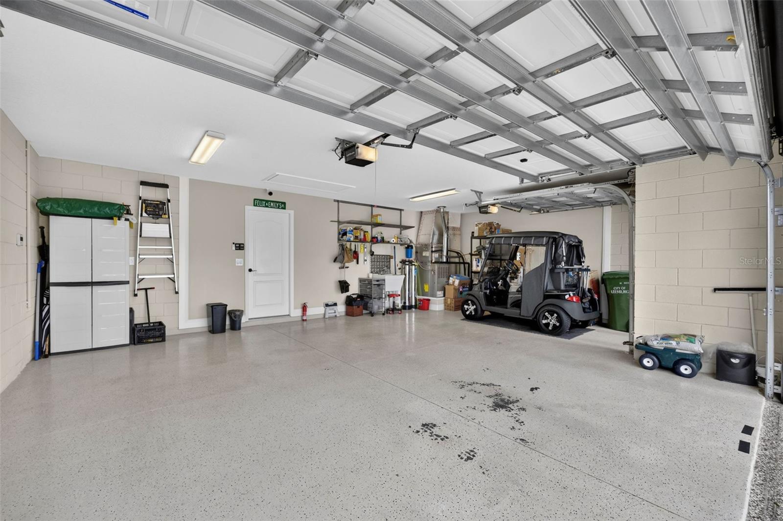 2 car w/golf cart garage