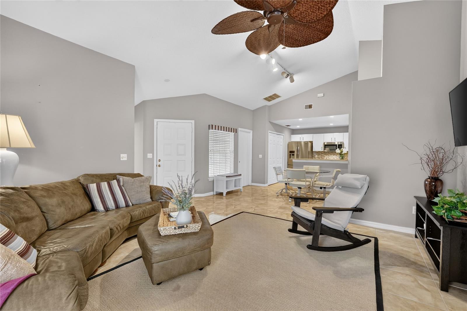 1771 COUNTRY CLUB BOULEVARD, Mount Dora, FL 32757