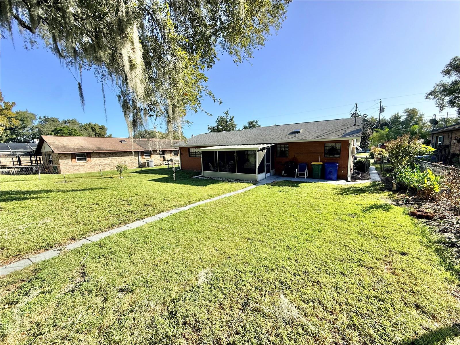 1031 PARK AVENUE, Tavares, FL 32778
