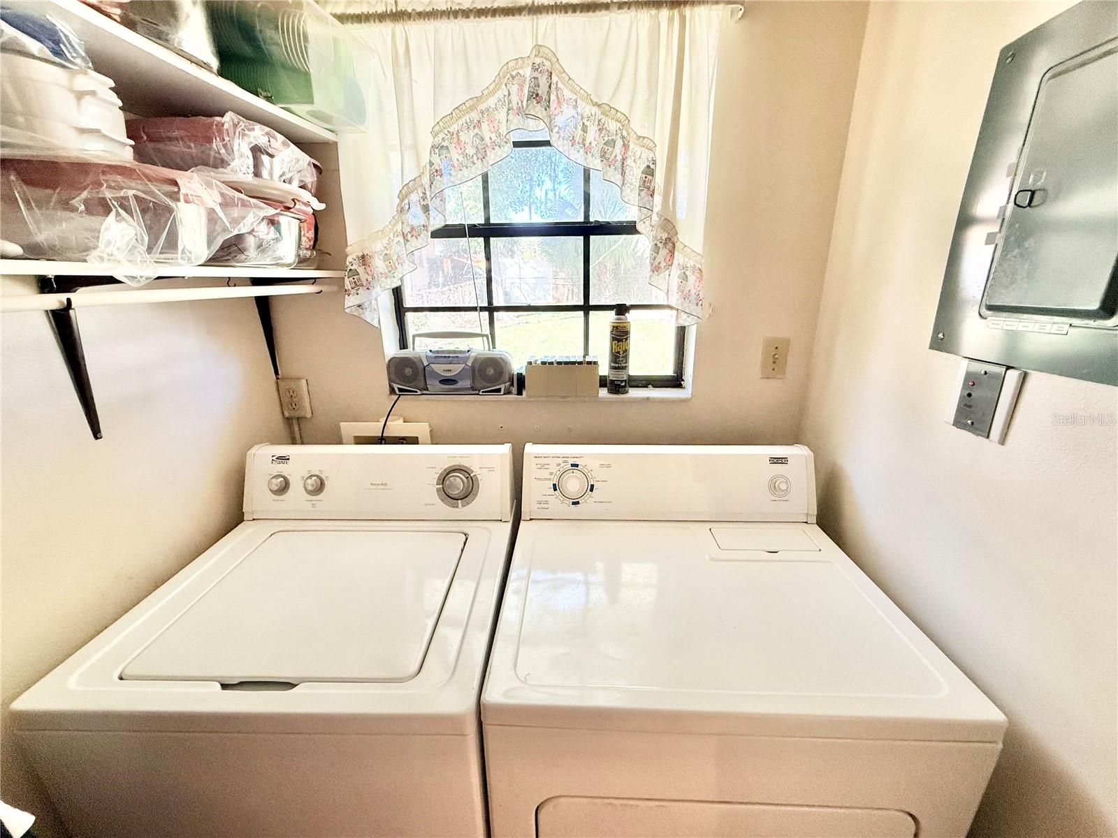 1031 PARK AVENUE, Tavares, FL 32778