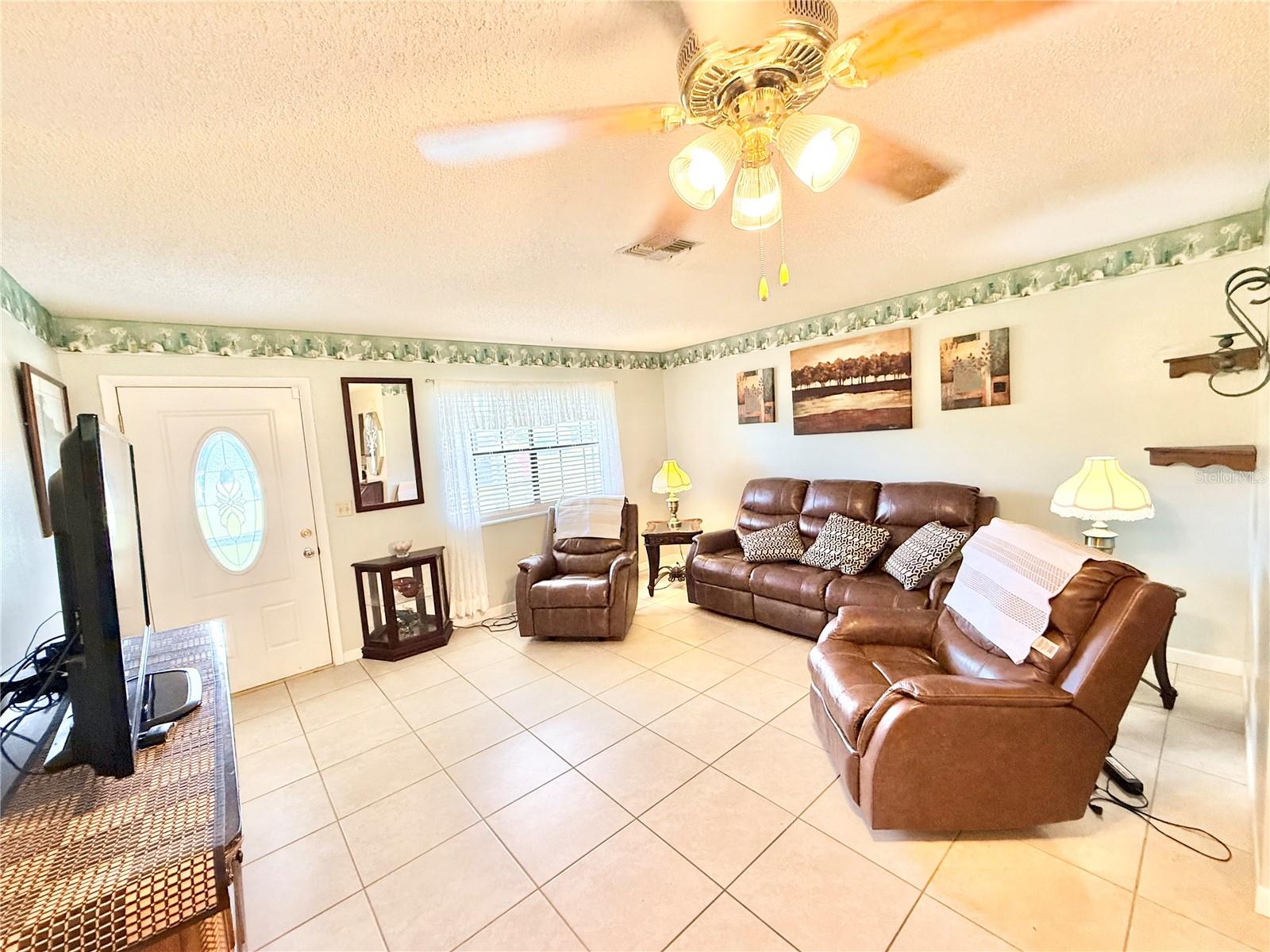 1031 PARK AVENUE, Tavares, FL 32778